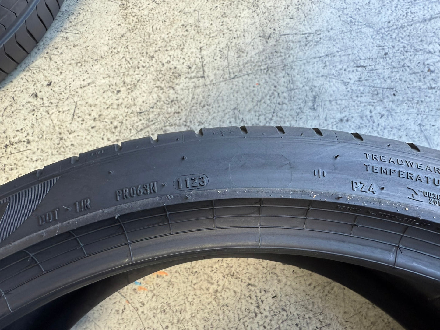 Usato: 4 Gomme x2 315/30R22 e x2 275/35R22 Pirelli estive 85% residui DOT: 2023