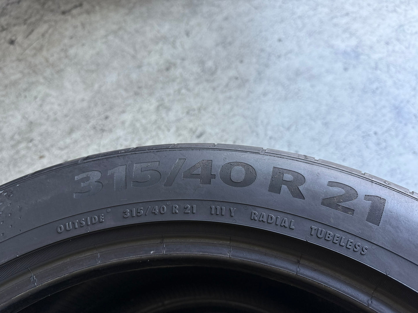 Usato: 2 Gomme 315/40R21 111Y XL Continental Estivi 85% Residui