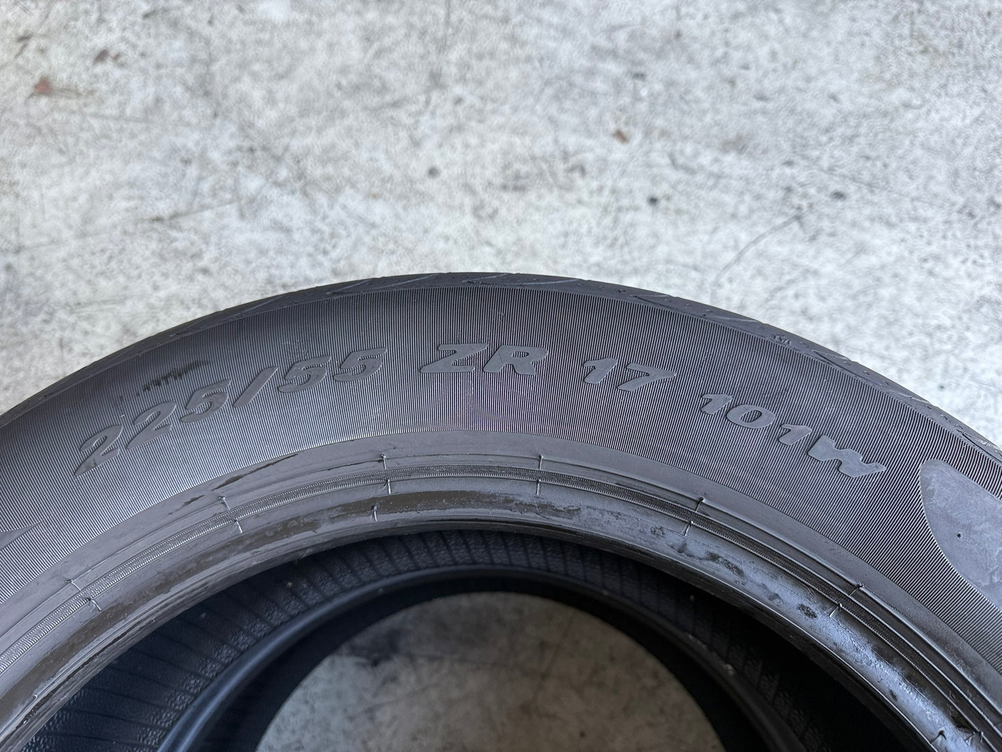 Usato: 2 Gomme 225/55R17 101W XL Pirelli Estivi 80% Residui