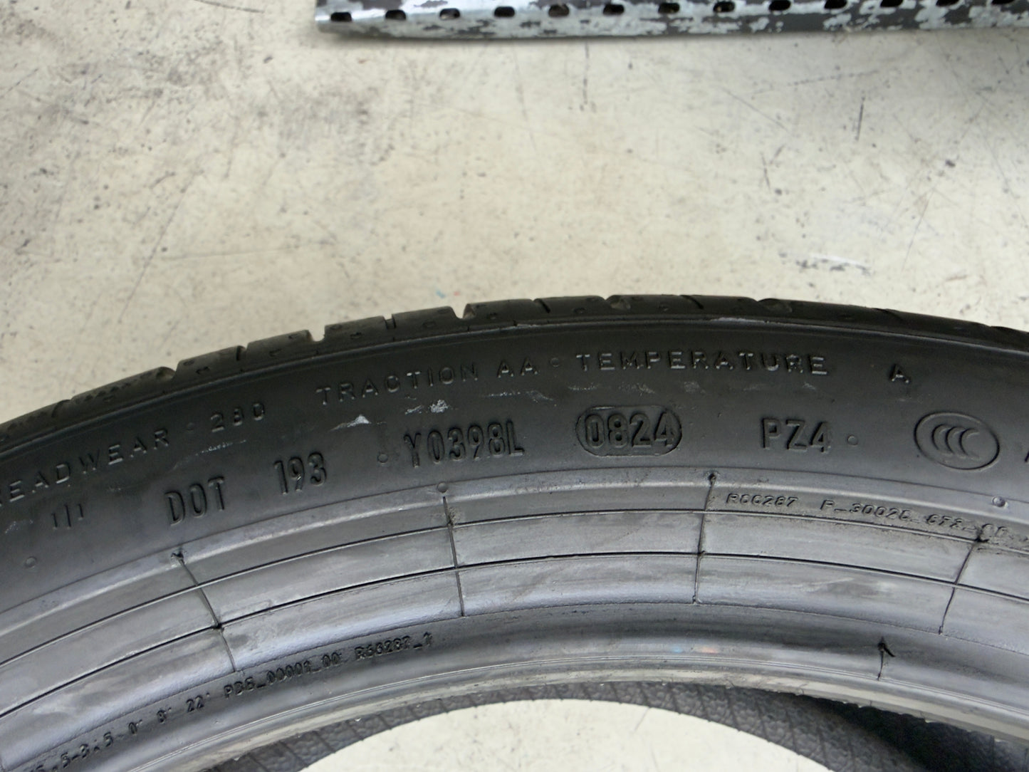 Usato: 4 Pneumatici Pirelli P Zero PZ4 245/40R20 99Y + 275/35R20 102Y XL * MO FSL Estivi 85% Residui