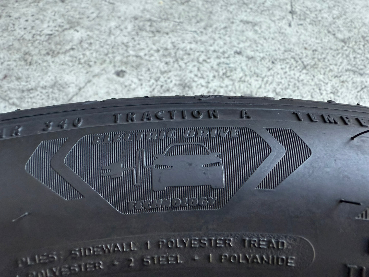 Usato: 4 Gomme 215/50R19 93T Goodyear Estivi 95% Residui