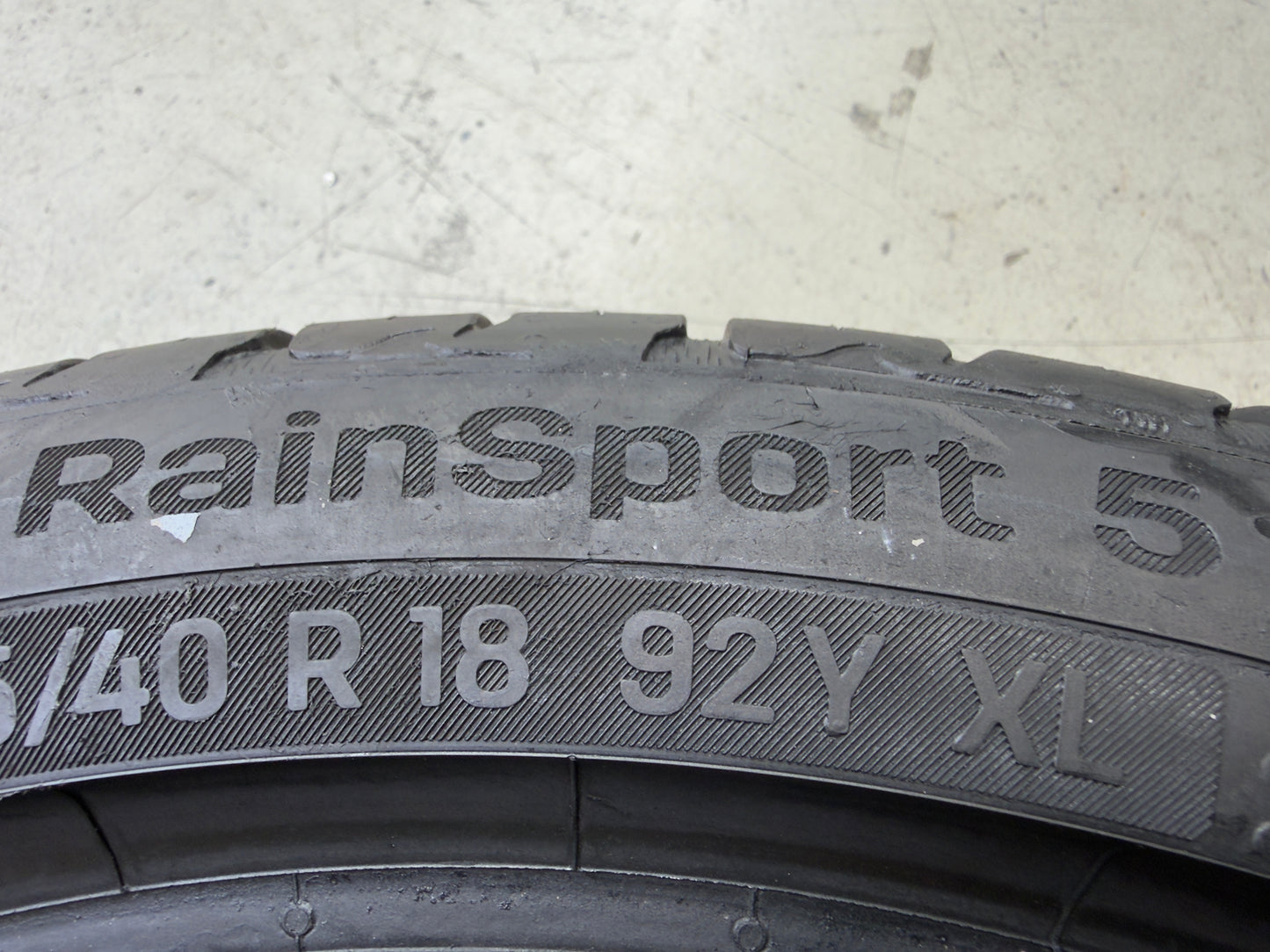 Usato: 2 Pneumatici Uniroyal RainSport 5 225/40R18 92Y XL Estivi 85% Residui