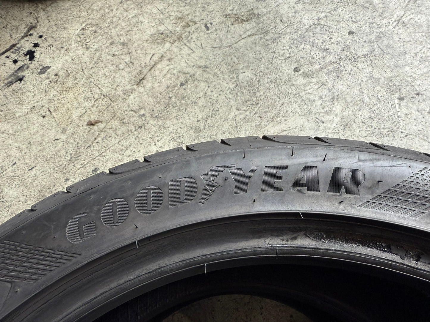 Usato: 2 Gomme 225/45R18 95Y XL Goodyear Estive 95% Residui