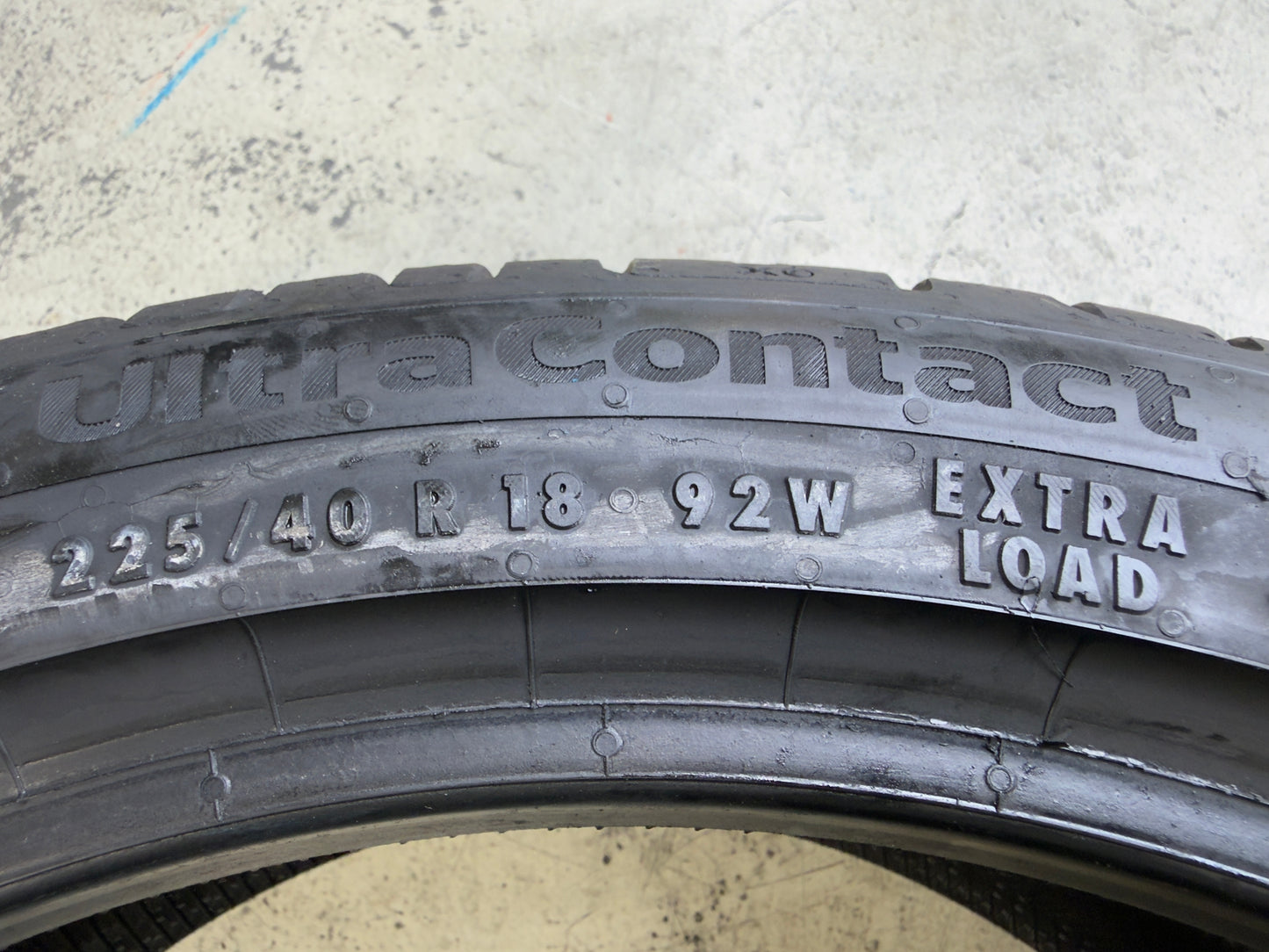 Usato: 2 Pneumatici Continental UltraContact 225/40R18 92W XL FR EVc Estivi 85% Residui