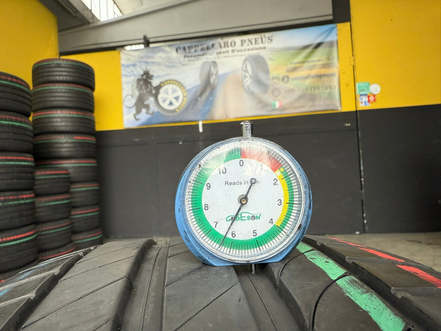 Usato: 2 Gomme 225/45R18 95Y XL Kleber Estive 90% Residui