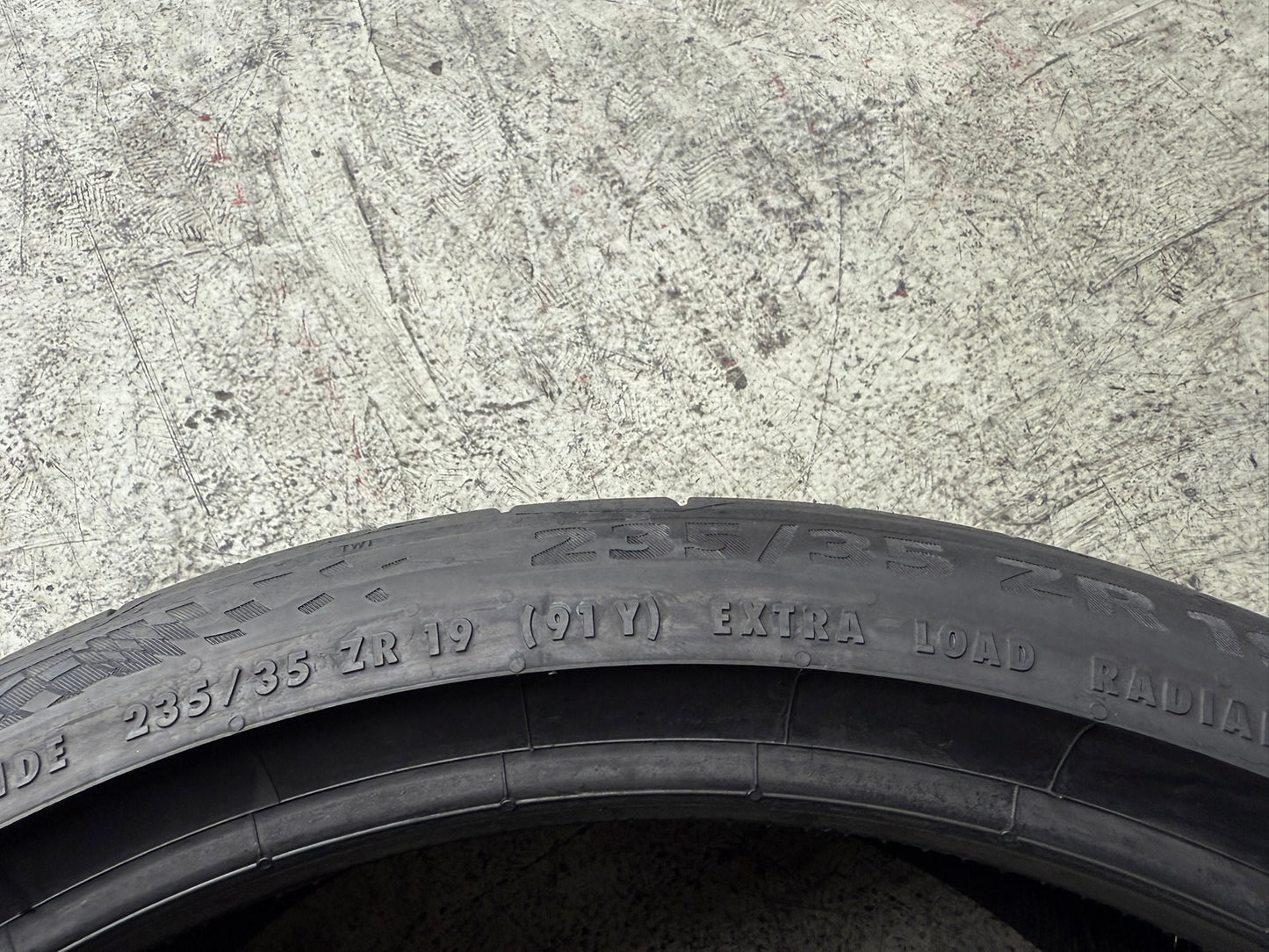 Usato: 4 Gomme 235/35ZR19 91Y XL Continental Estivi 90% Residui