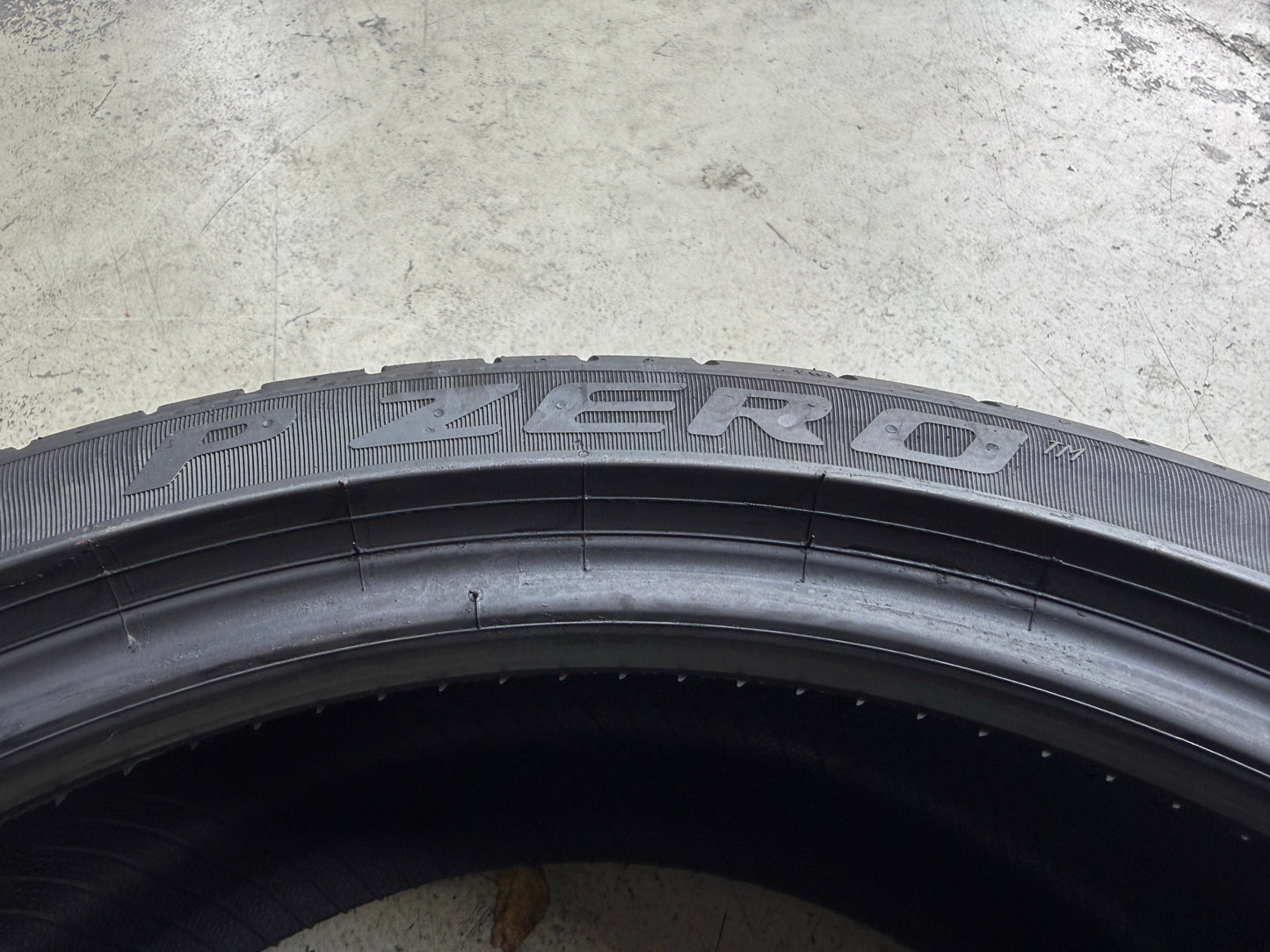 Usato: 2 Pneumatici Pirelli P Zero (PZ4) 215/40R18 89Y XL HN Estivi 85% Residui