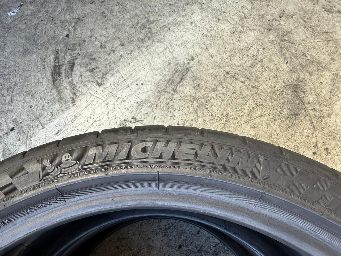 Usato: 2 Gomme 255/35R19 96Y XL Michelin Super Sport Estive 90% Residuo