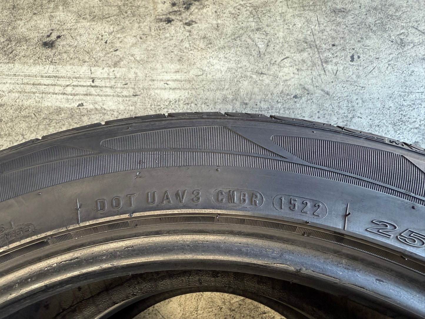 Usato: 2 Gomme 255/45R19 100V Nexen Estive 95% Residuo