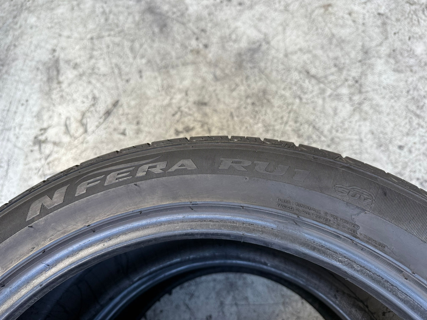 Usato: 2 Gomme 255/45R19 100V Nexen Estive 95% Residuo