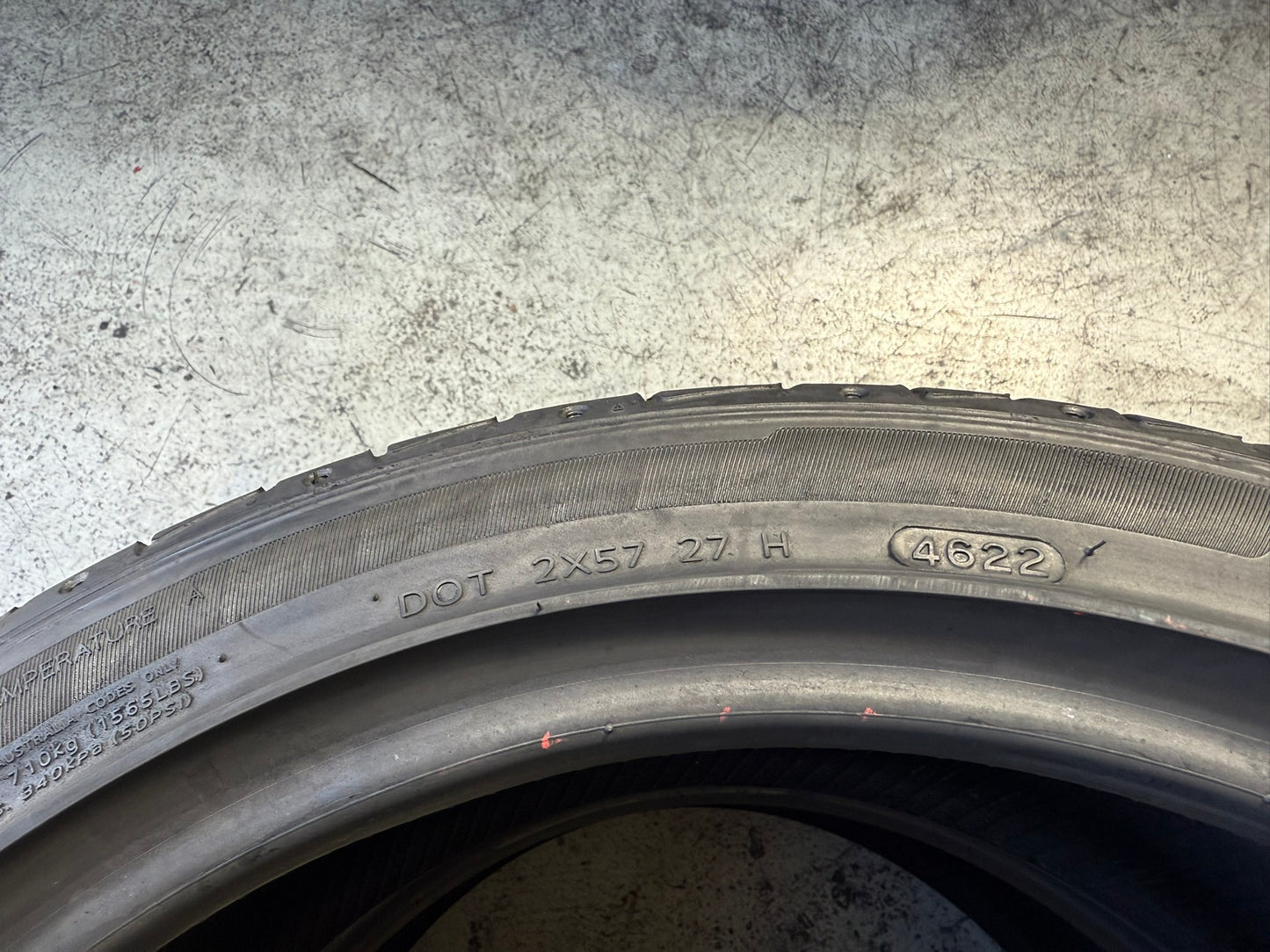 Usato: 2 Gomme 235/40R19 96Y XL Hankook Estive 85% Residuo