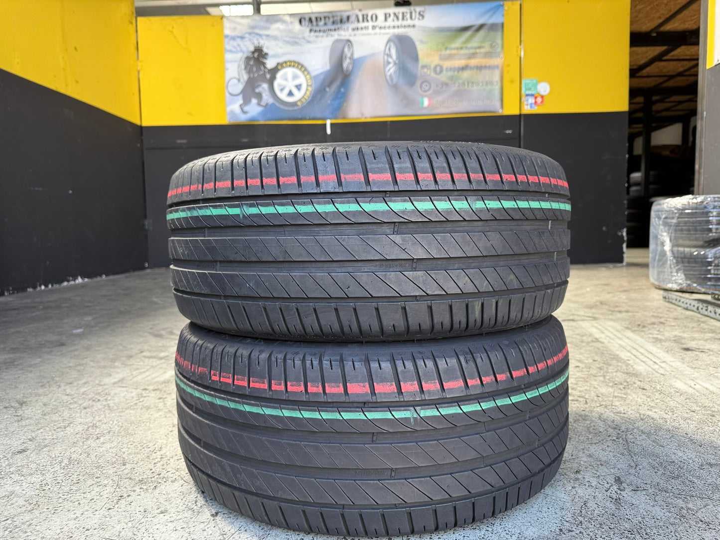 Usato: 2 Gomme 235/40R19 96Y XL Kleber Estive 80% Residuo