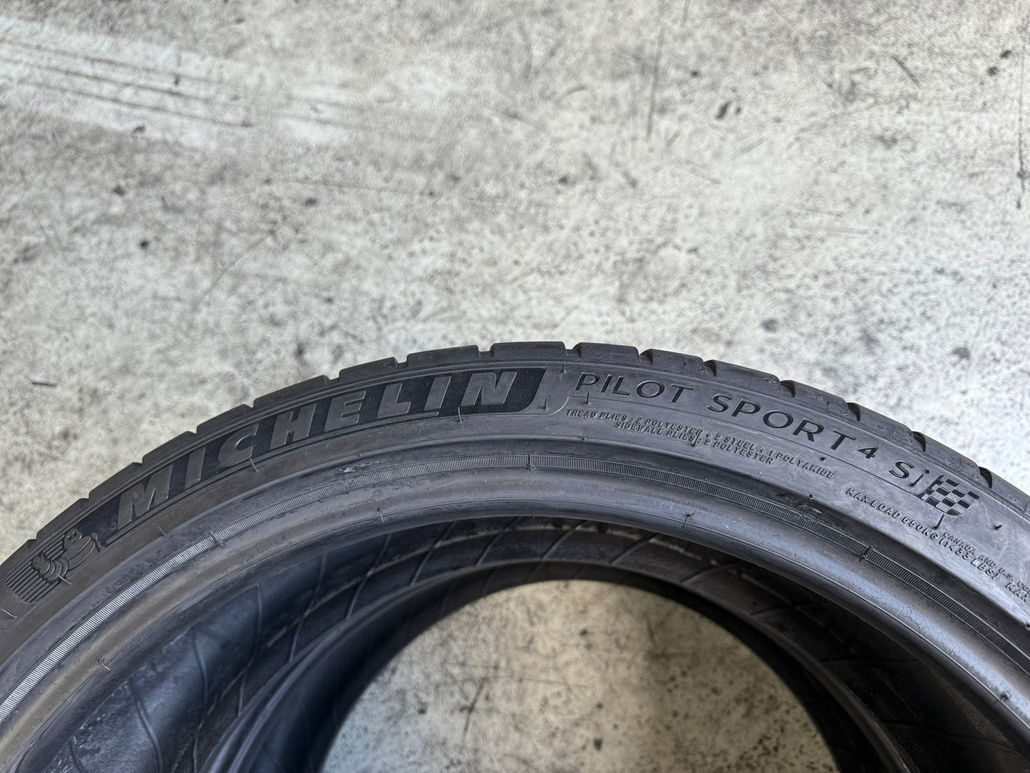 Usato: 2 Gomme 225/40R19 93Y XL Michelin Estive 85% Residuo