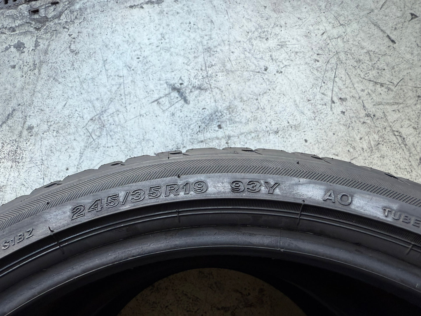 Usato: 2 Gomme 245/35R19 93Y XL Bridgestone Estive 90% Residuo