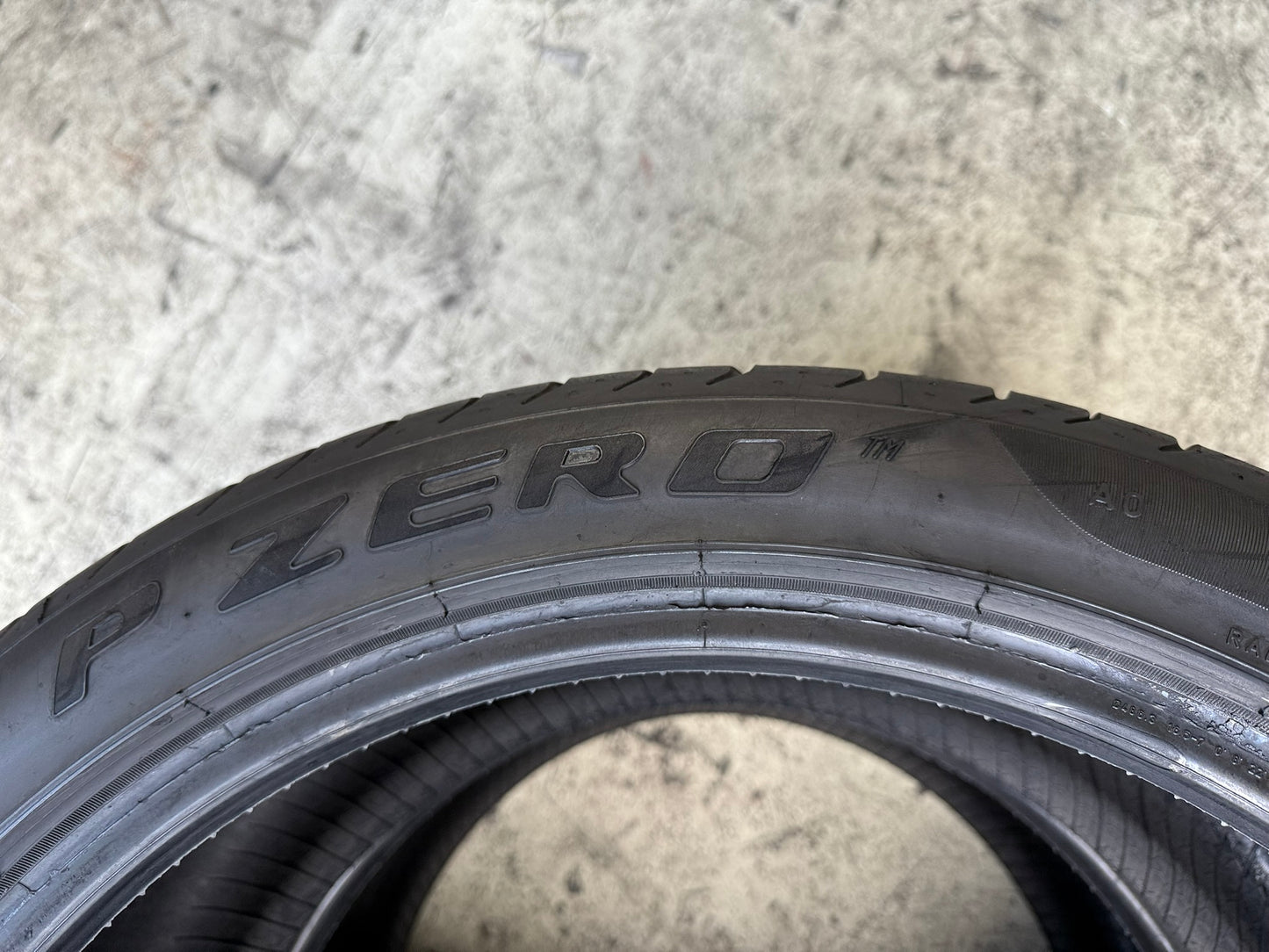 Usato: 2 Gomme 255/40R19 100Y XL Pirelli Estive 95% Residuo