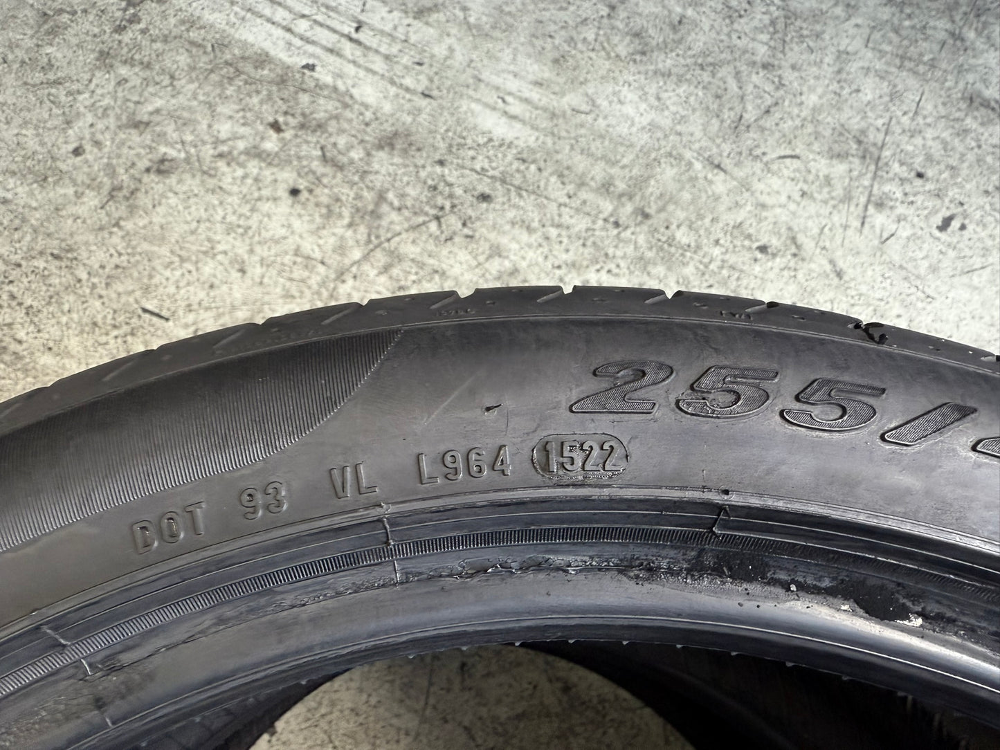 Usato: 2 Gomme 255/40R19 100Y XL Pirelli Estive 95% Residuo
