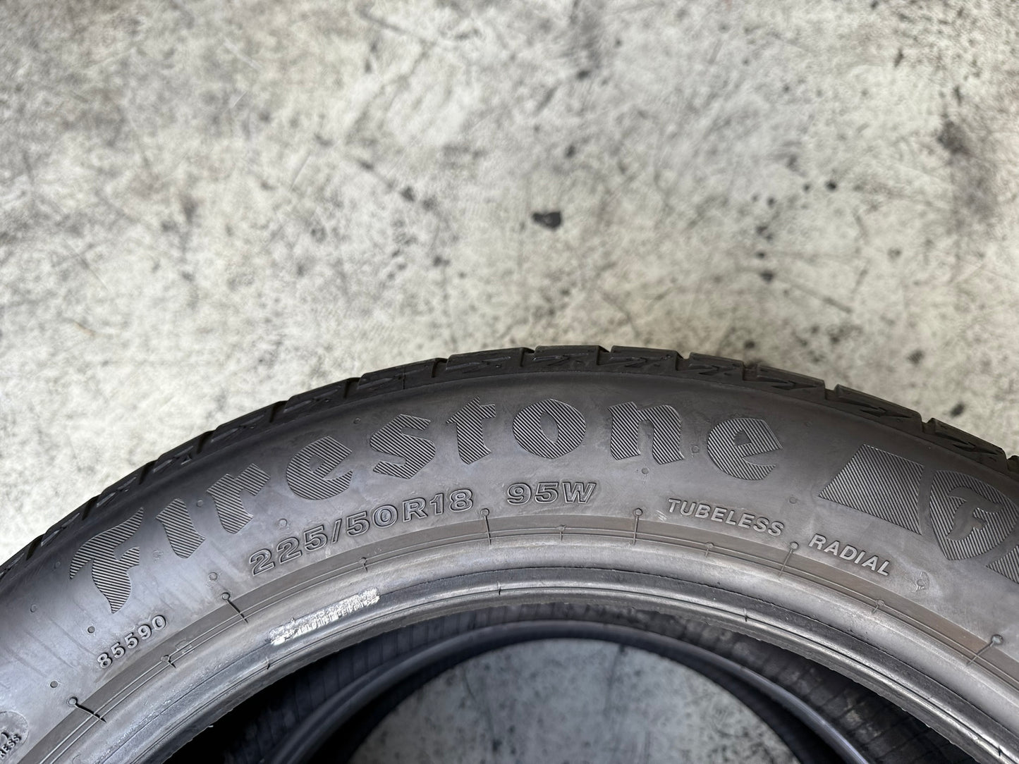 Usato: 2 Gomme 225/50R18 95W Firestone Estive 95% Residuo