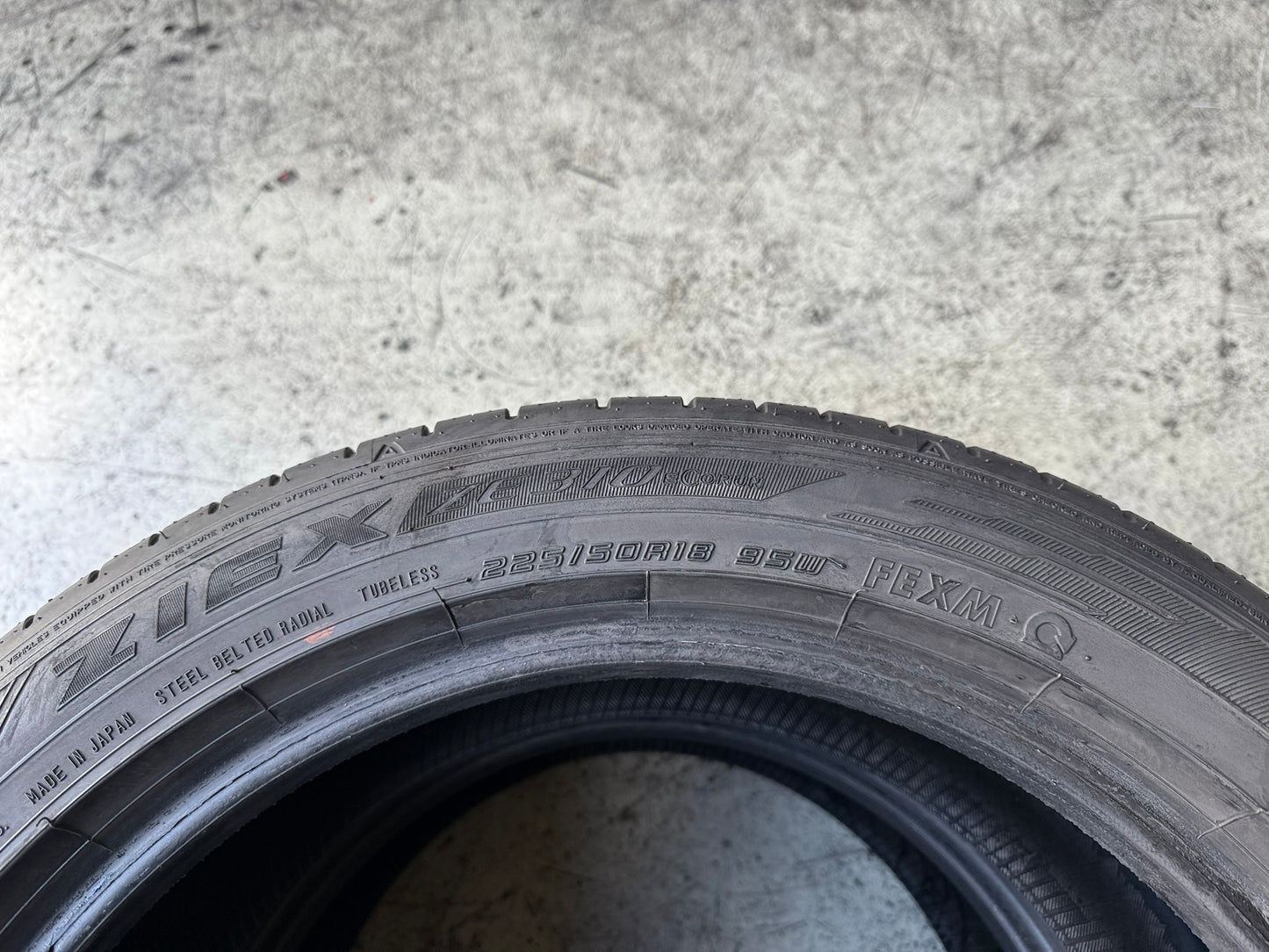 Usato: 2 Gomme 225/50R18 95W Falken Runflat Estive 95% Residuo