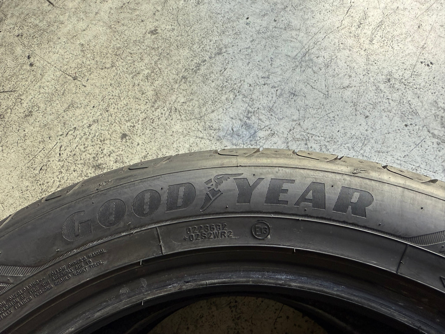 Usato: 2 Gomme 225/50R18 99W XL Goodyear Estive 95% Residuo