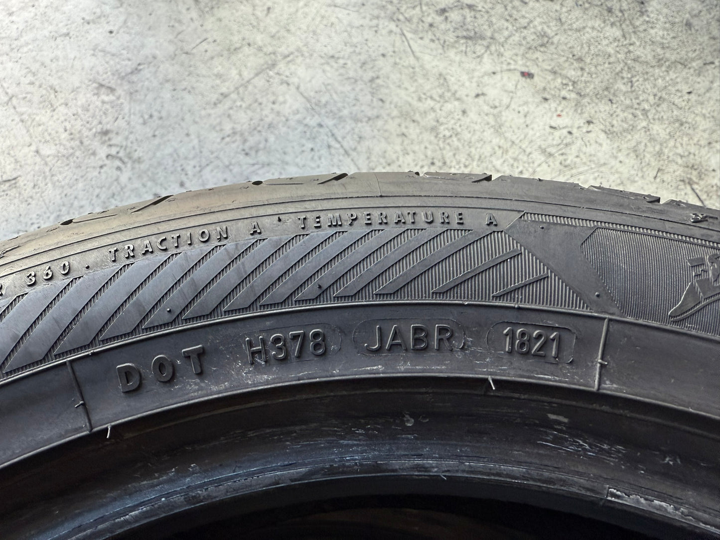 Usato: 2 Gomme 225/50R18 99W XL Goodyear Estive 95% Residuo