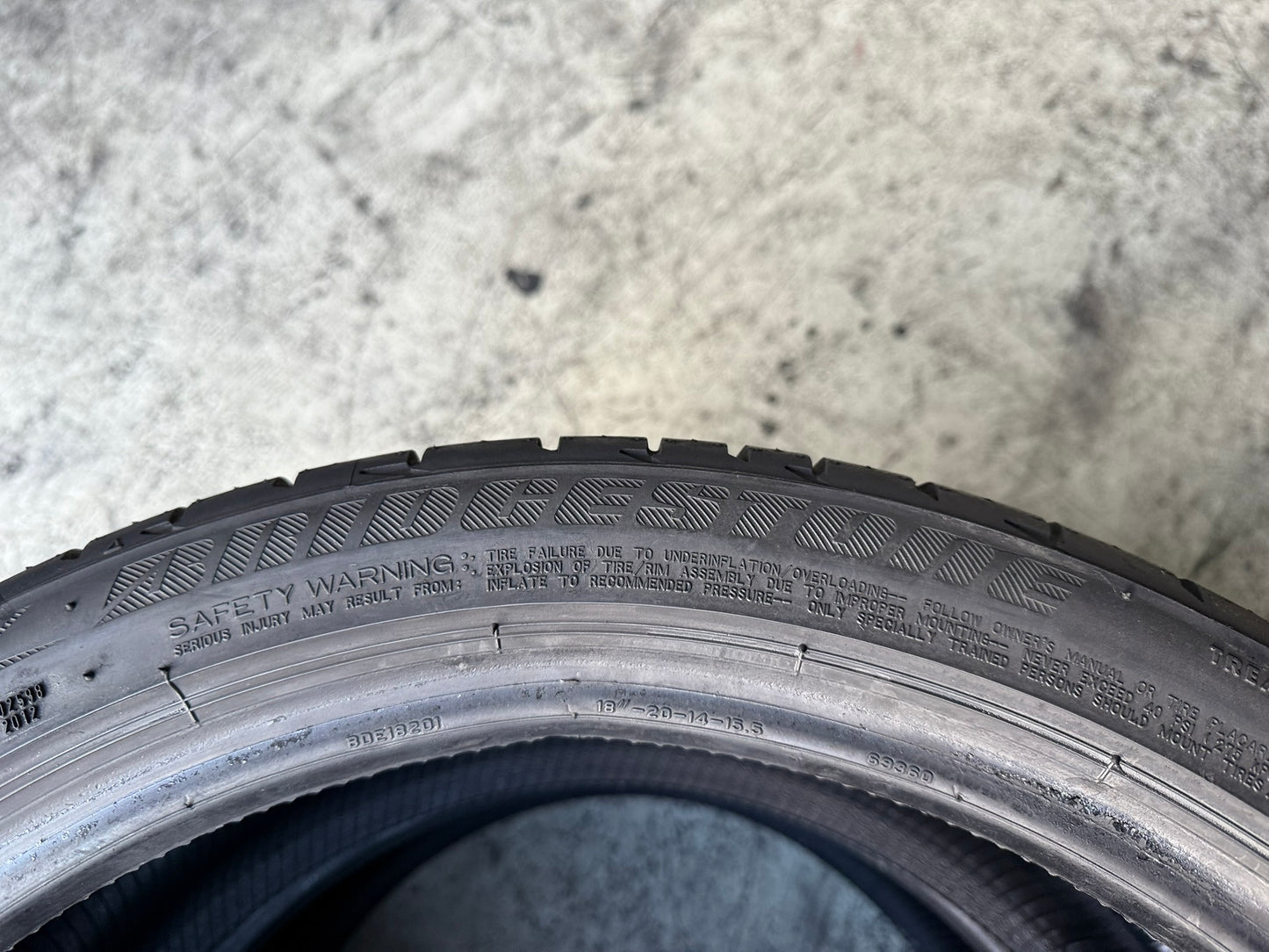 Usato: 2 Gomme 245/35R18 88Y RFT Bridgestone Estive 85% Residuo