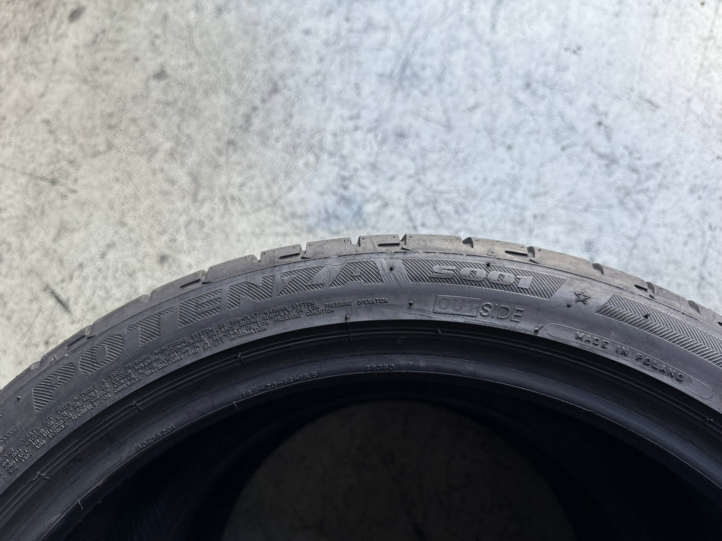 Usato: 2 Gomme 245/35R18 88Y RFT Bridgestone Estive 85% Residuo