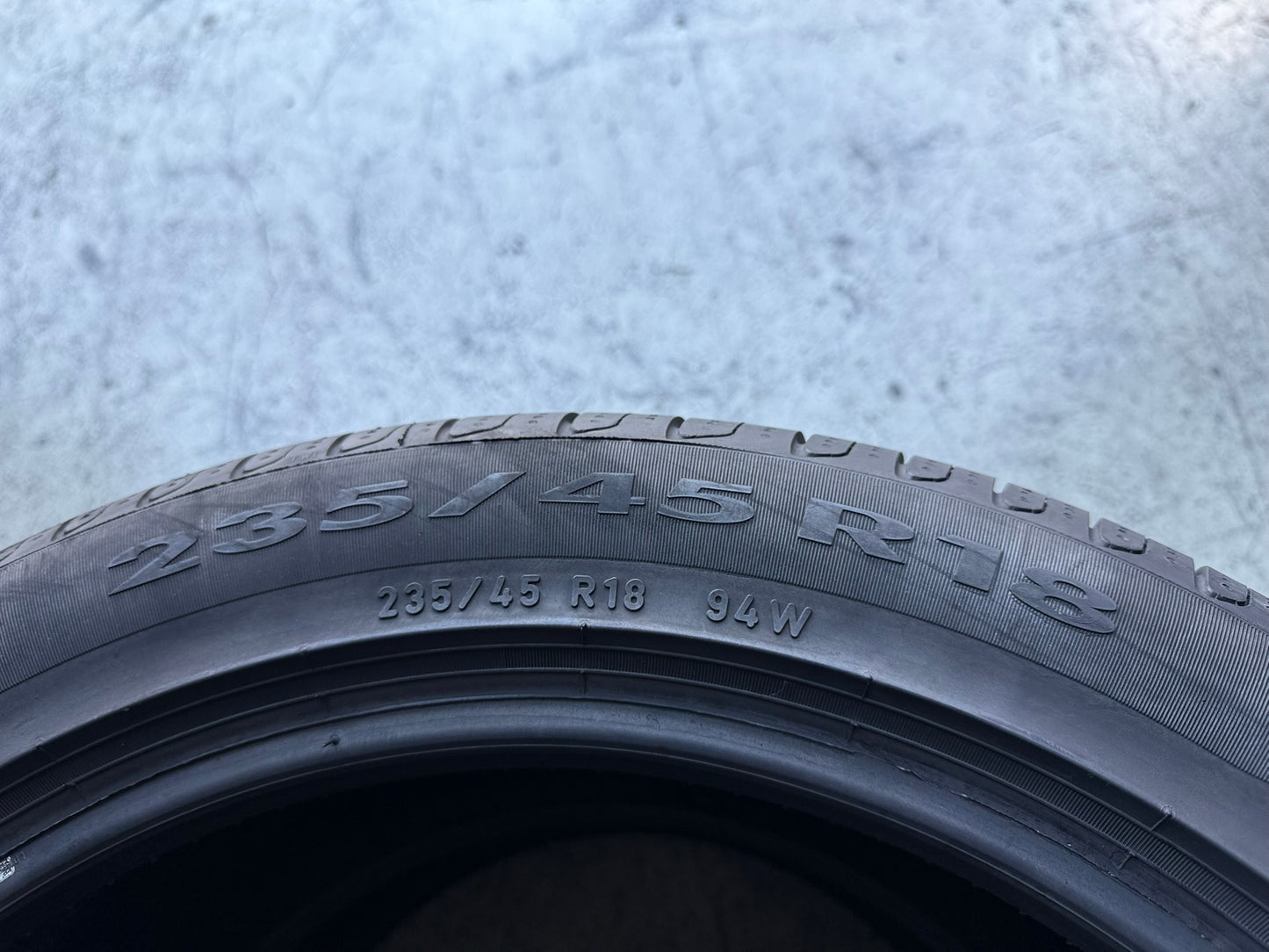 Usato: 2 Gomme 235/45R18 94W Pirelli Estive 95% Residuo