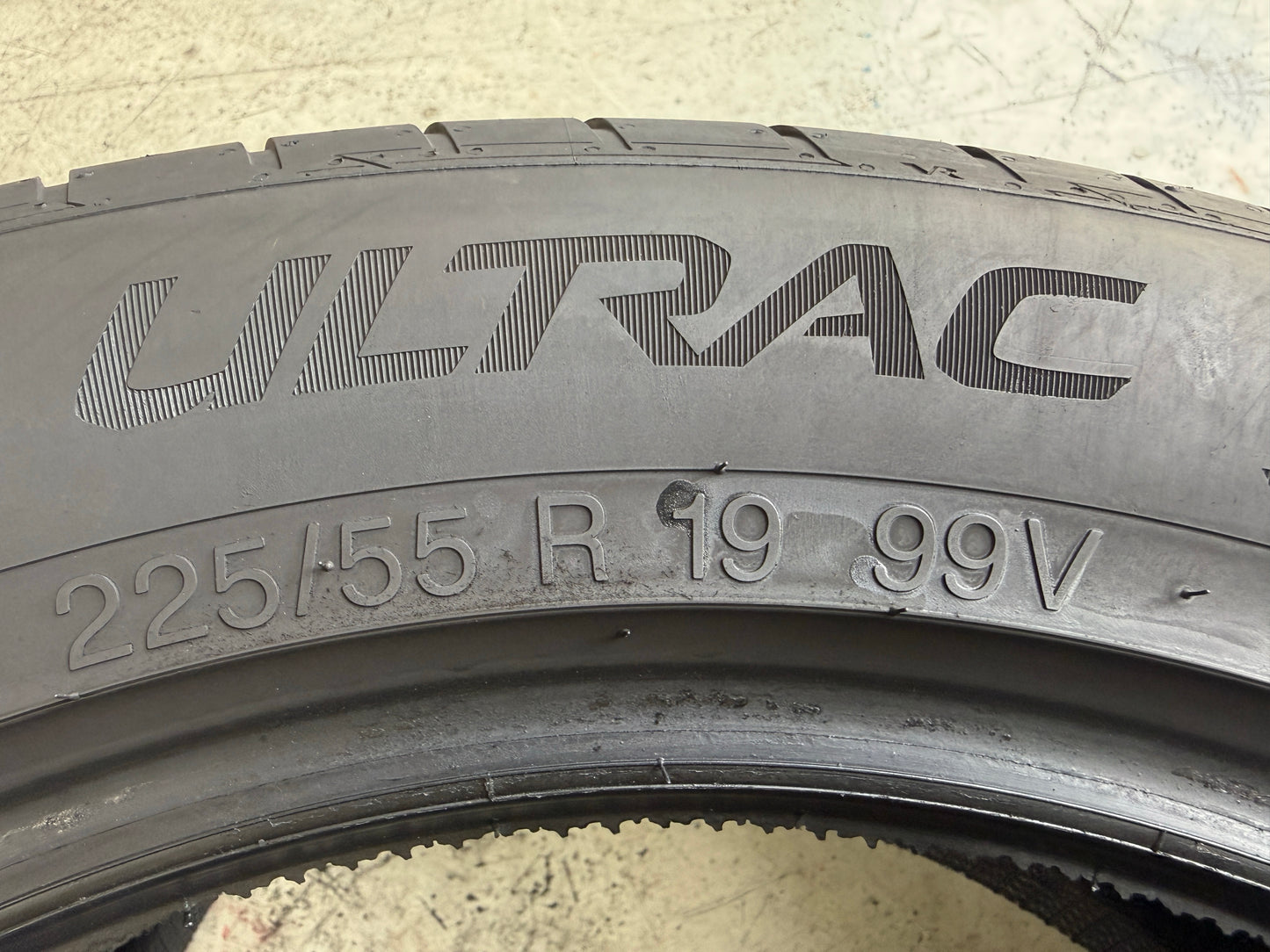 Usato: 2 Pneumatici Vredestein Ultrac 225/55R19 99V FSL Estivi 90% Residui