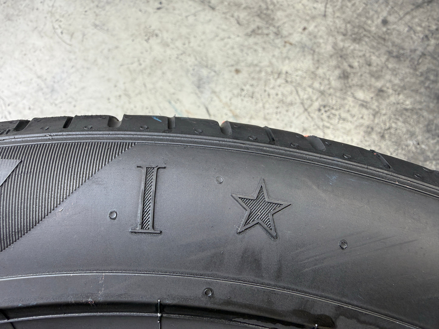Usato: 2 Pneumatici Pirelli P Zero PZ4 255/45R18 103Y XL BMW * Estivi 80% Residui