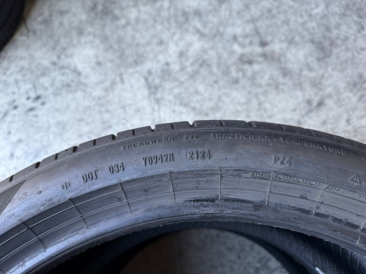 Usato: 2 Gomme 275/35R20 102W XL Pirelli Estive 99% Residuo