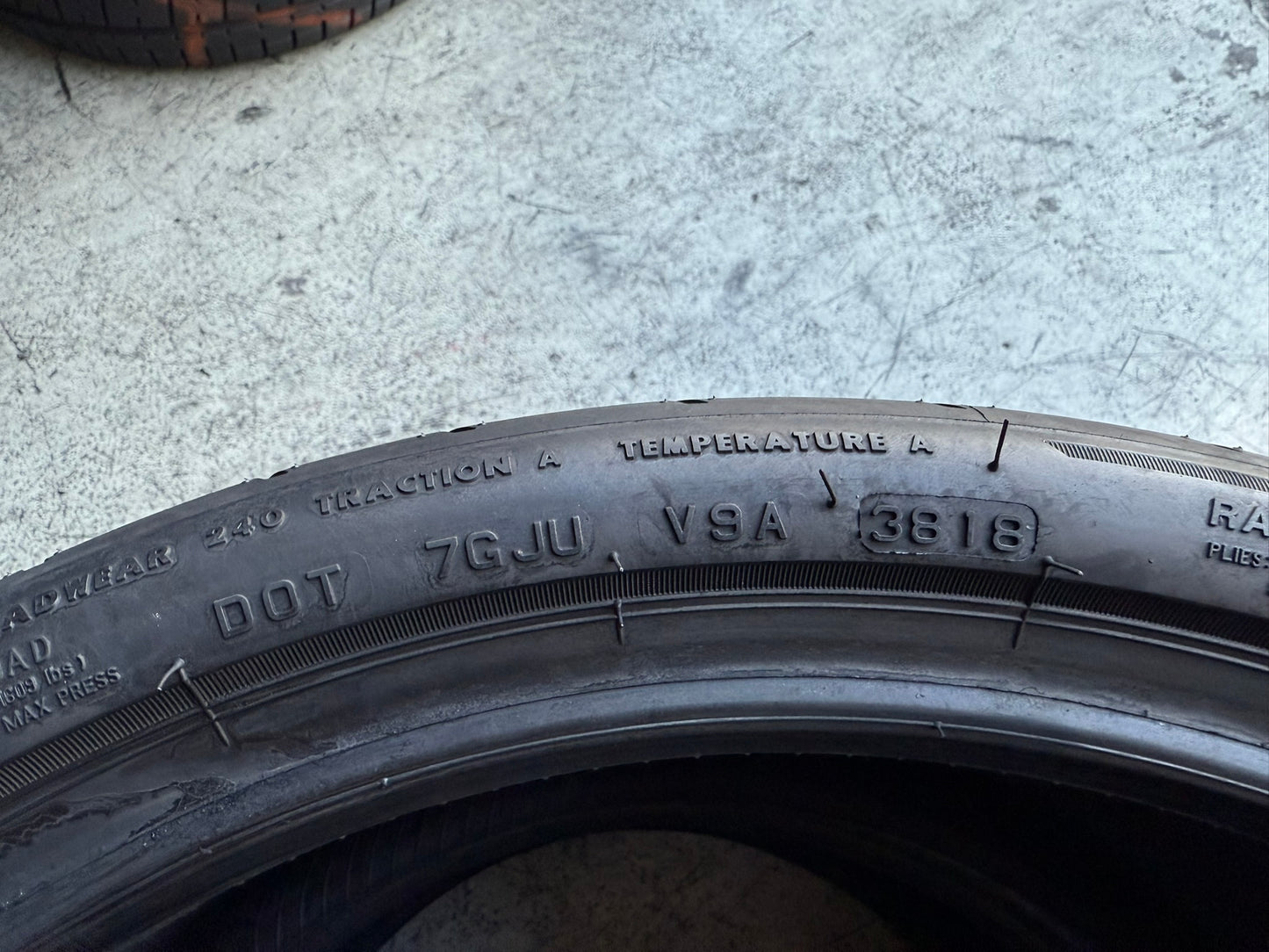 Usato: 2 Gomme 275/30R20 97Y XL Bridgestone Estive 90% Residuo