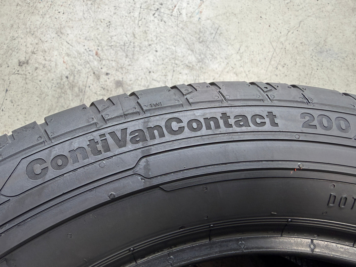 Usato: 2 Pneumatici Continental ContiVanContact 200 225/55R17C 109/107H MO-V Estivi 80% Residui