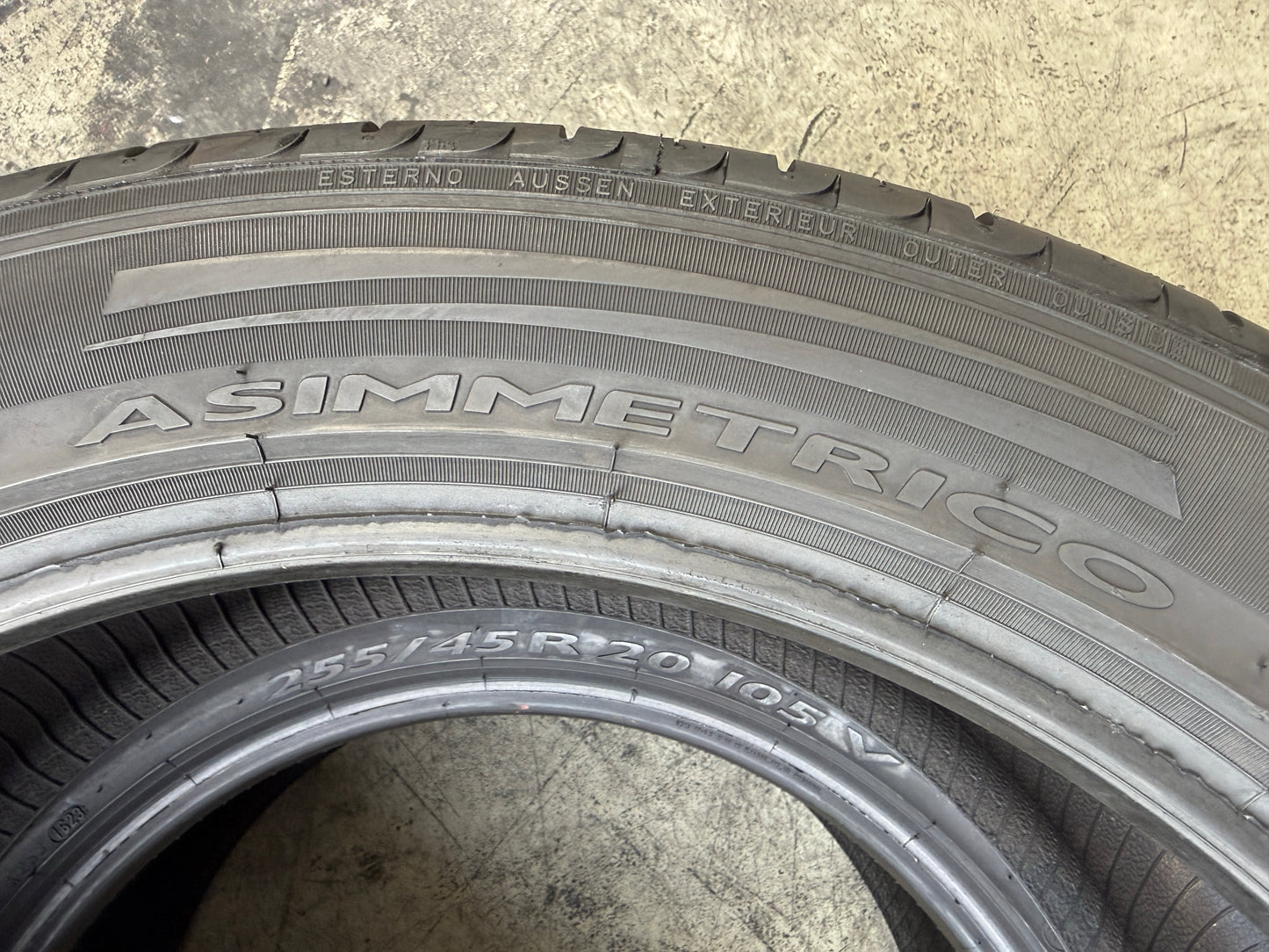 Usato: 2 Pneumatici Pirelli Scorpion Zero Asimmetrico 255/45R20 105V XL Estivi 90% Residui