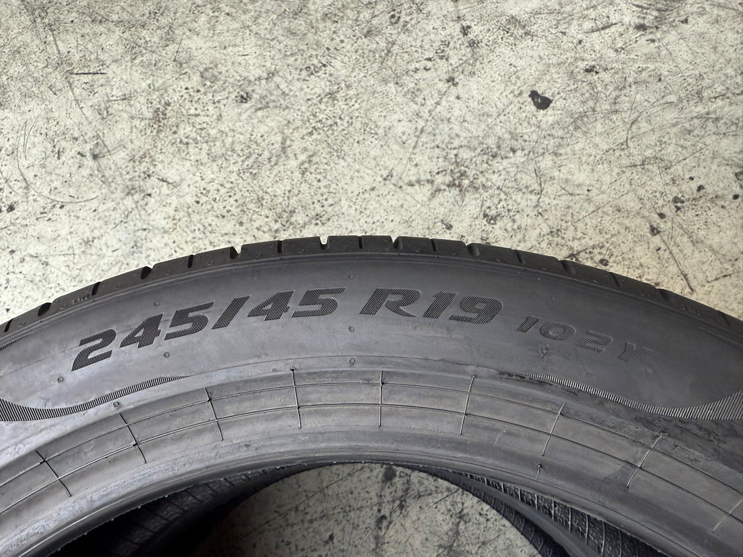 Usato: 2 Gomme 245/45R19 102Y XL Pirelli Estive 85% Residuo