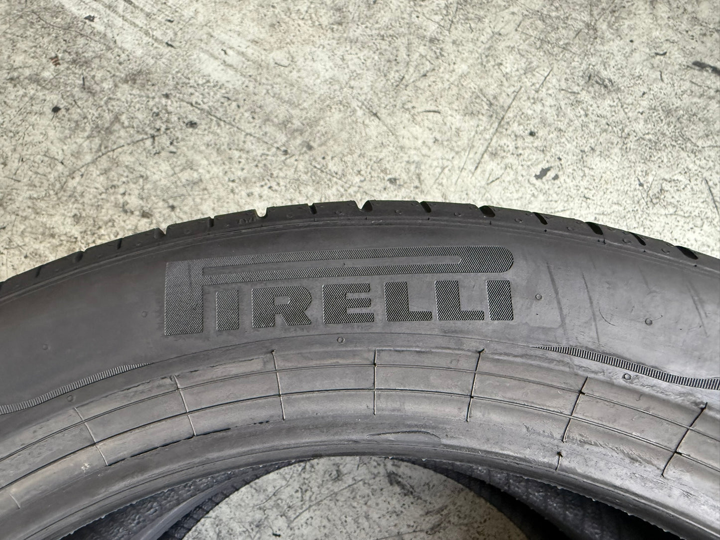 Usato: 2 Gomme 245/45R19 102Y XL Pirelli Estive 85% Residuo