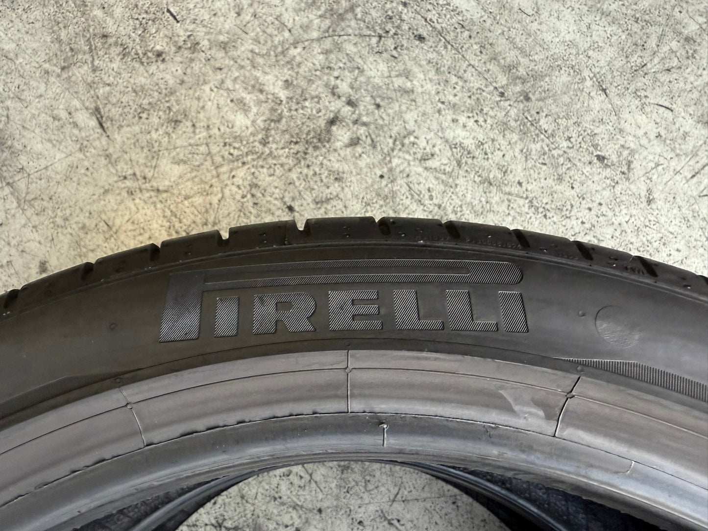 Usato: 2 Gomme 225/45R19 96Y XL Pirelli Estive 90% residui