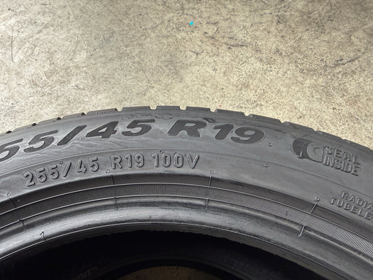 Usato: 2 Gomme 255/45R19 100V Pirelli Estive 75% residui
