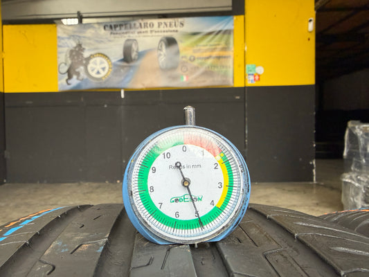 Usato: 4 Gomme 235/50R19 99V Continental Estive 80% residui