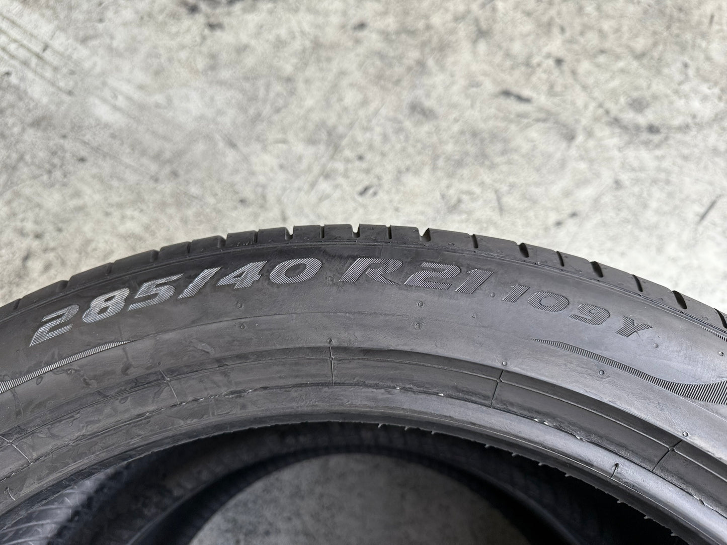 Usato: 2 Gomme 285/40R21 109Y XL Pirelli Estive 85% Residuo