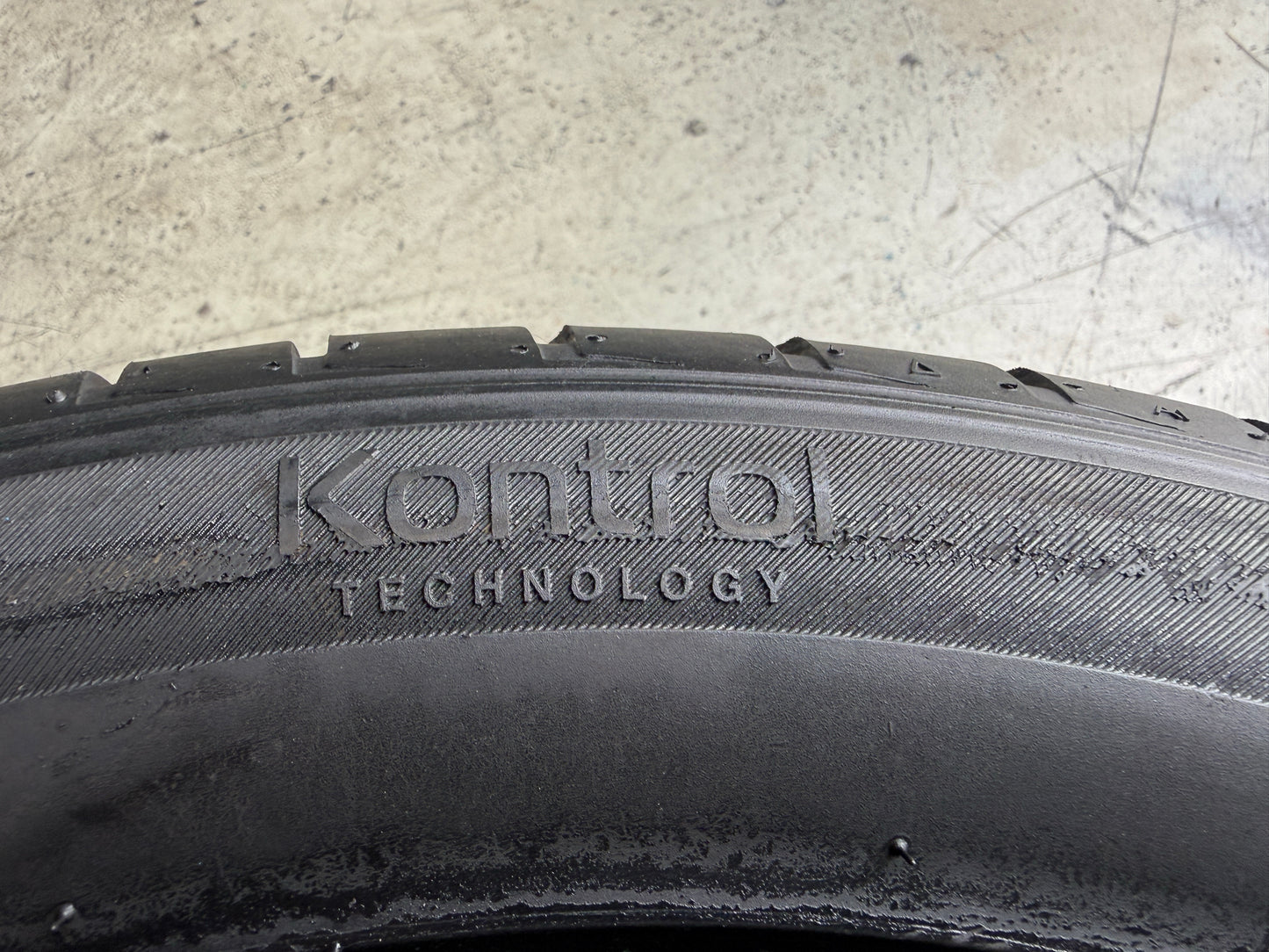 Usato: 2 Pneumatici Hankook Ventus V12 Evo2 K120 235/50R18 101Y XL Estivi 85% Residui