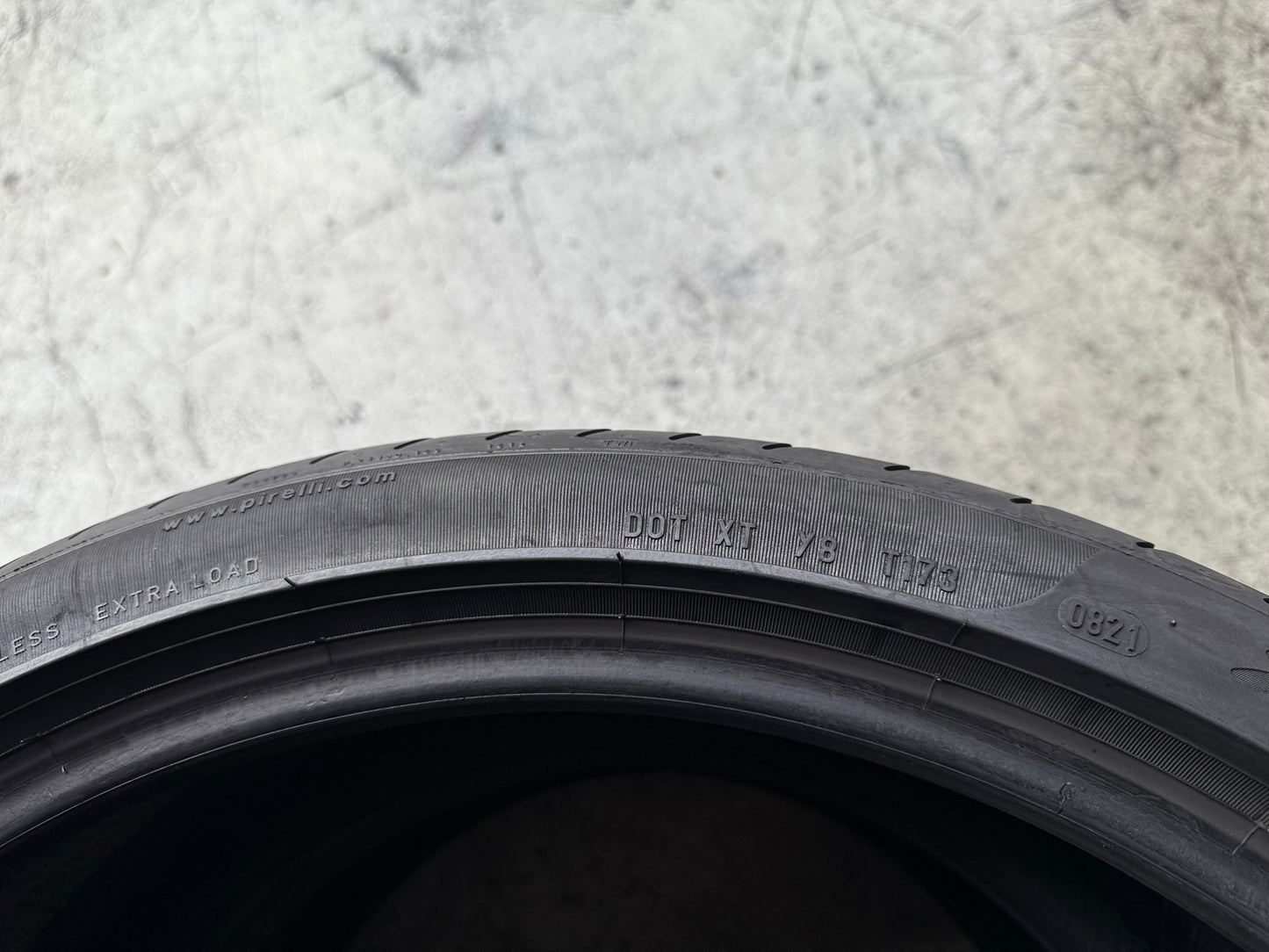 Usato: 2 Gomme 285/30R21 100Y XL Pirelli Estive 90% Residuo