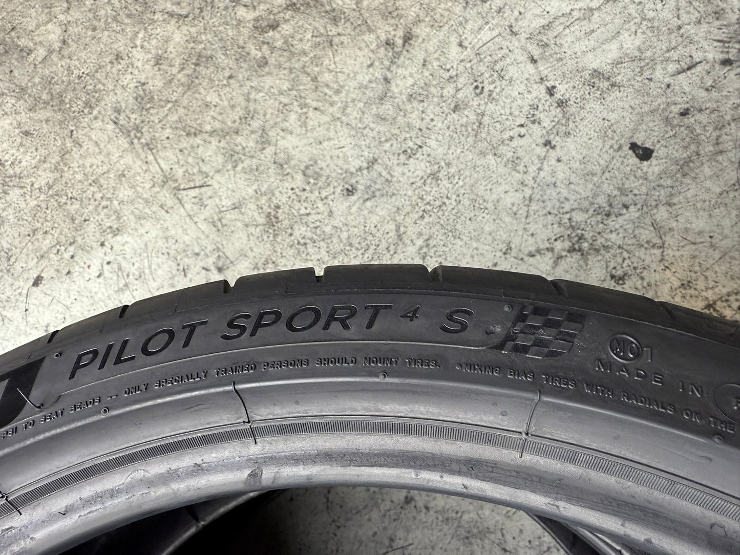 Usato: 2 Gomme 295/30R20 101Y XL Michelin Estive 85% Residuo