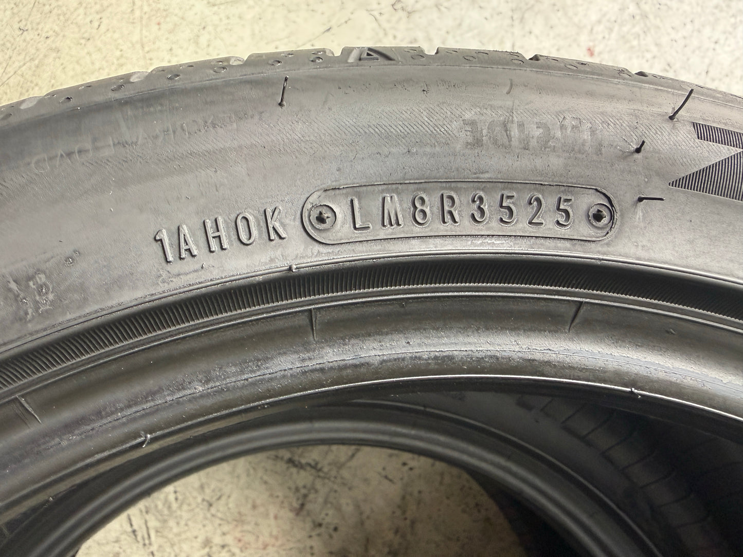 Usato: 2 Pneumatici Falken ZIEX ZE320 215/45R17 91W XL Estivi 90% Residui DOT 2025