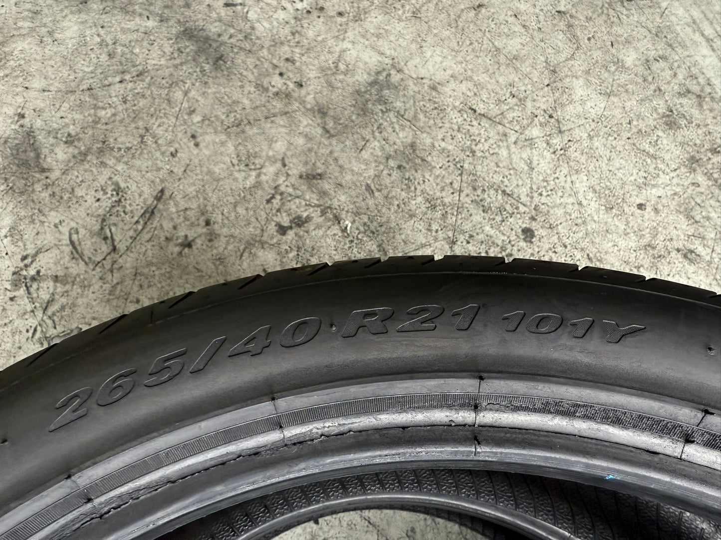 Usato: 2 Gomme 265/40R21 101Y Pirelli Estive 90% Residuo