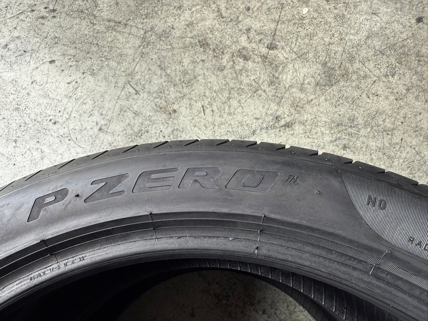 Usato: 2 Gomme 265/40R21 101Y Pirelli Estive 90% Residuo