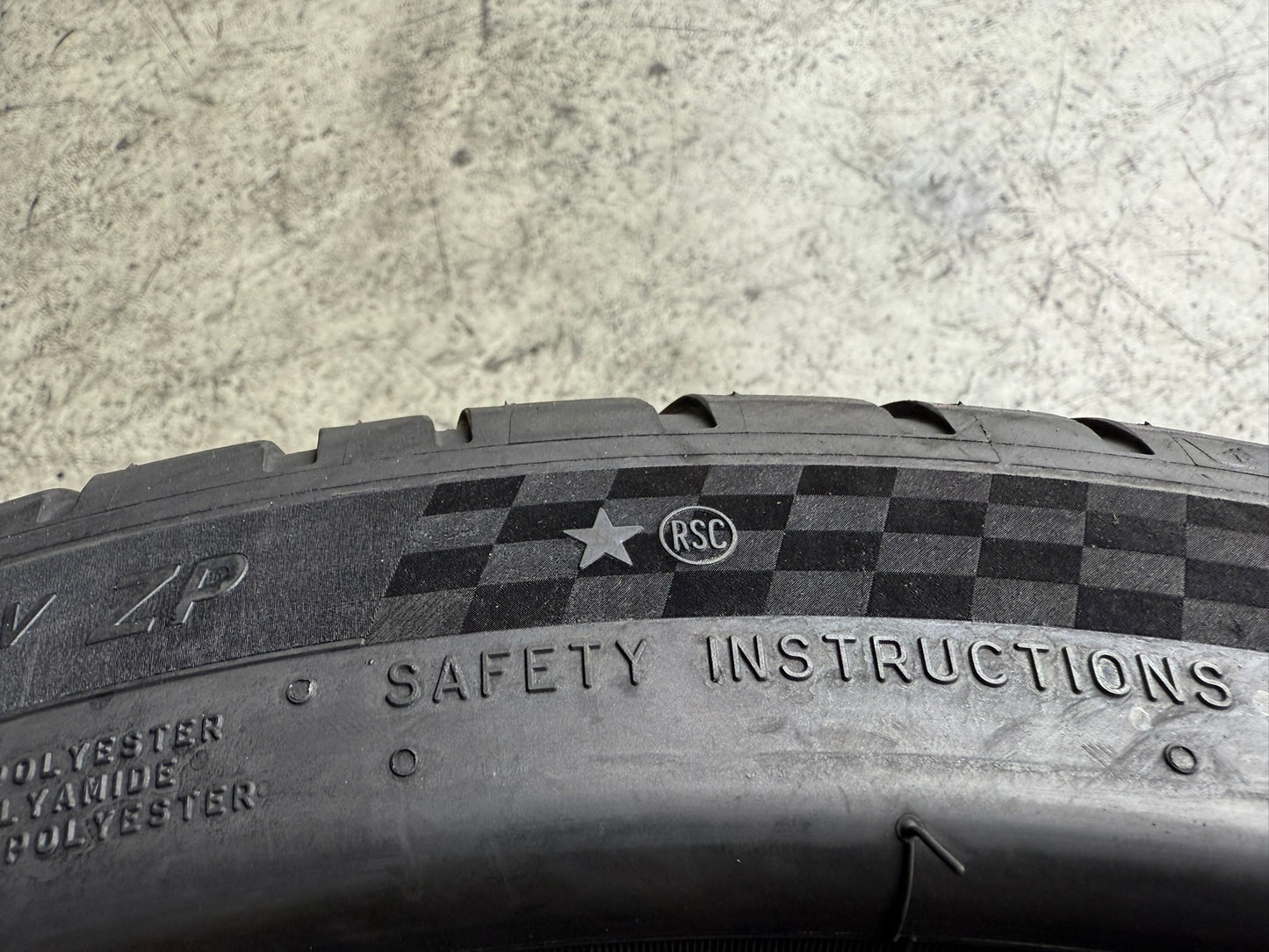 Usato: 2 Gomme 275/40R21 107Y XL Michelin Runflat Estive 90% Residuo