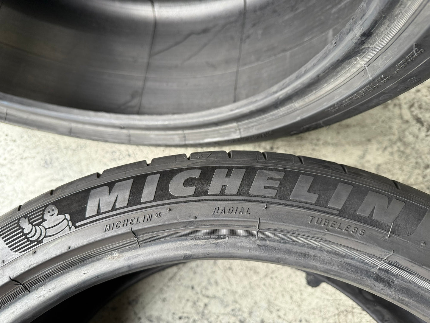 Usato: 2 Gomme 265/35R20 99Y XL Michelin Estive 90% Residuo