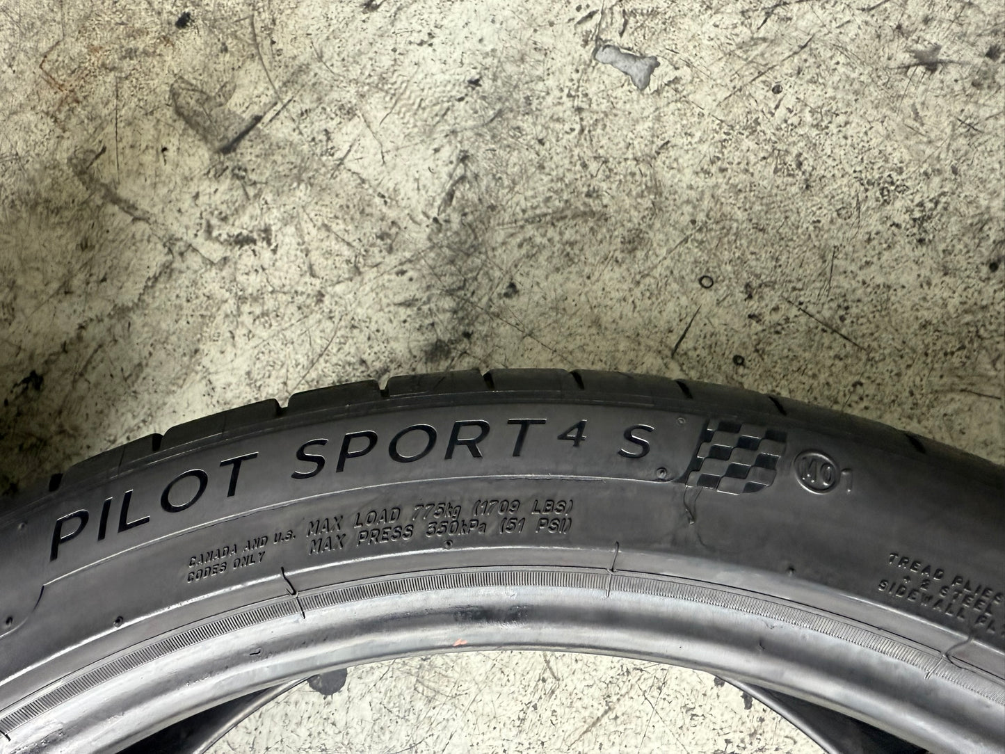 Usato: 2 Gomme 265/35R20 99Y XL Michelin Estive 90% Residuo