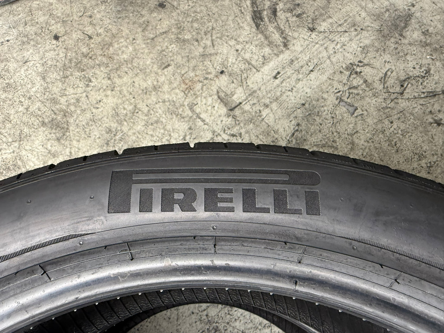 Usato: 2 Gomme 295/35R20 105Y XL Pirelli Estive 90% Residuo