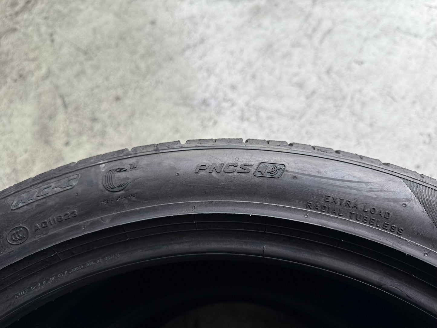 Usato: 2 Gomme 295/35R20 105Y XL Pirelli Estive 90% Residuo
